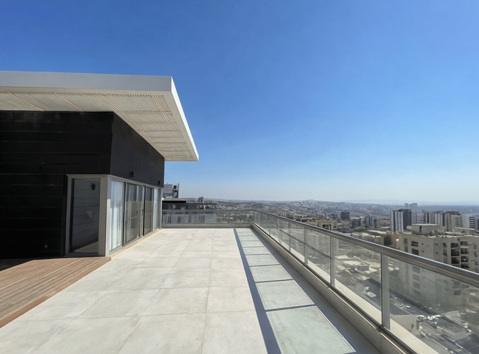 freepik__generate-9-different-angles-of-this-image-extreme-__91243